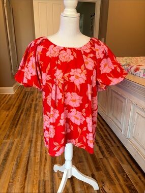 Umgee Red Scoop-Neck Blouse with Pink Floral Print size small